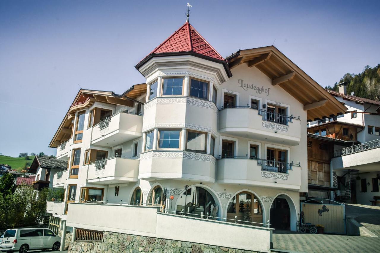 Laudegghof Ladis Inklusive Sommer Bergbahnticket Екстериор снимка